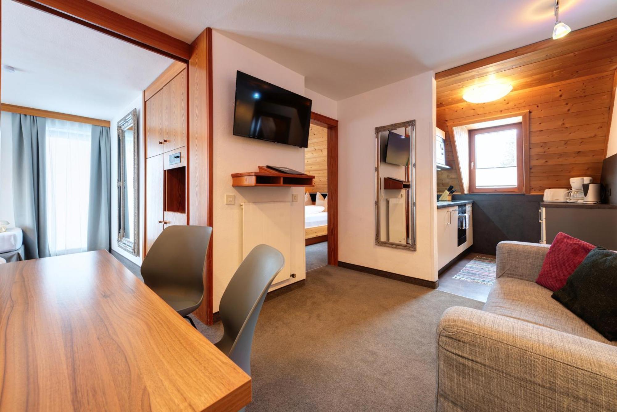 Hotel Pension Kirchplatz Санкт-Антон-ам-Арльберг Екстер'єр фото