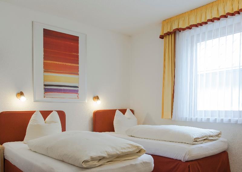 Hotel Pension Kirchplatz Санкт-Антон-ам-Арльберг Екстер'єр фото